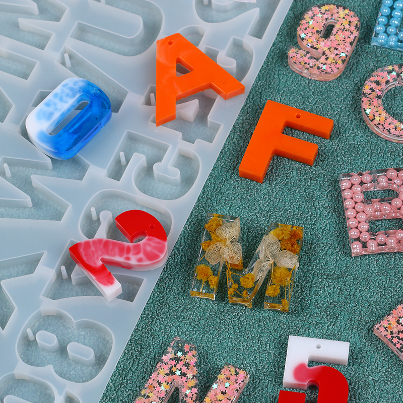 Letter Number Keychain Silicon - Resin Art Letters のレビューと価格